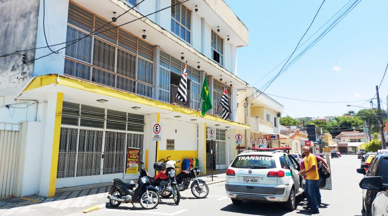 Câmara de Cachoeira aprova reajuste a servidores e gratificações geram polêmica Câmara de Cachoeira aprova reajuste a servidores e gratificações geram polêmica